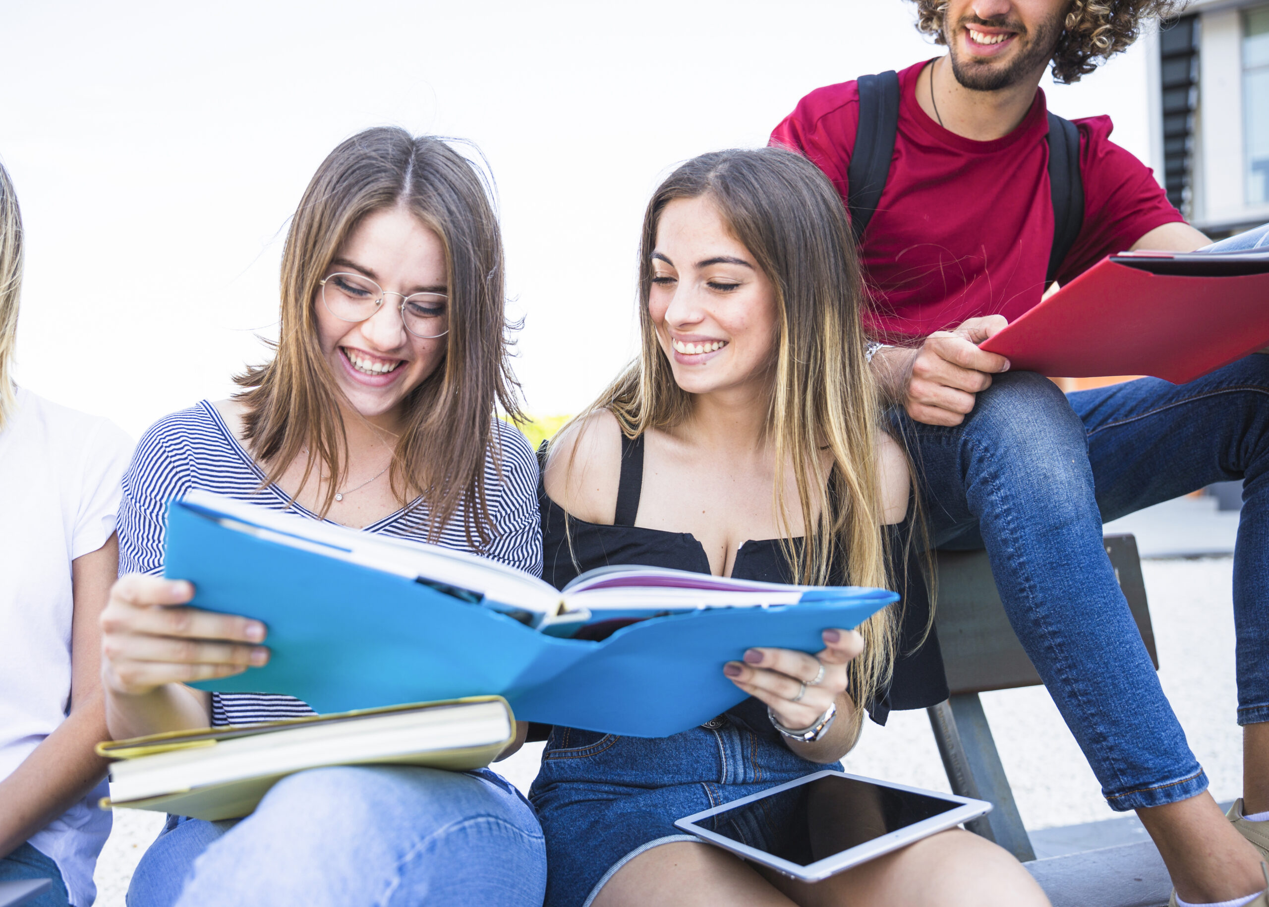 Te mostraremos cómo un buen test vocacional (cuando se realiza con acompañamiento profesional) puede abrirte los ojos y apoyarte a tomar decisiones más alineadas con quién eres realmente.